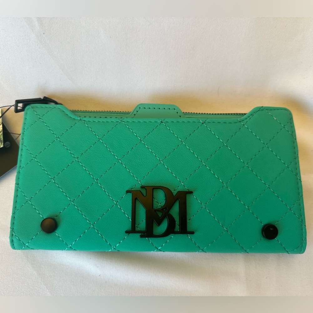 Stunning teal wallet by Badgley Mischka! Removable card holder! New with tags!